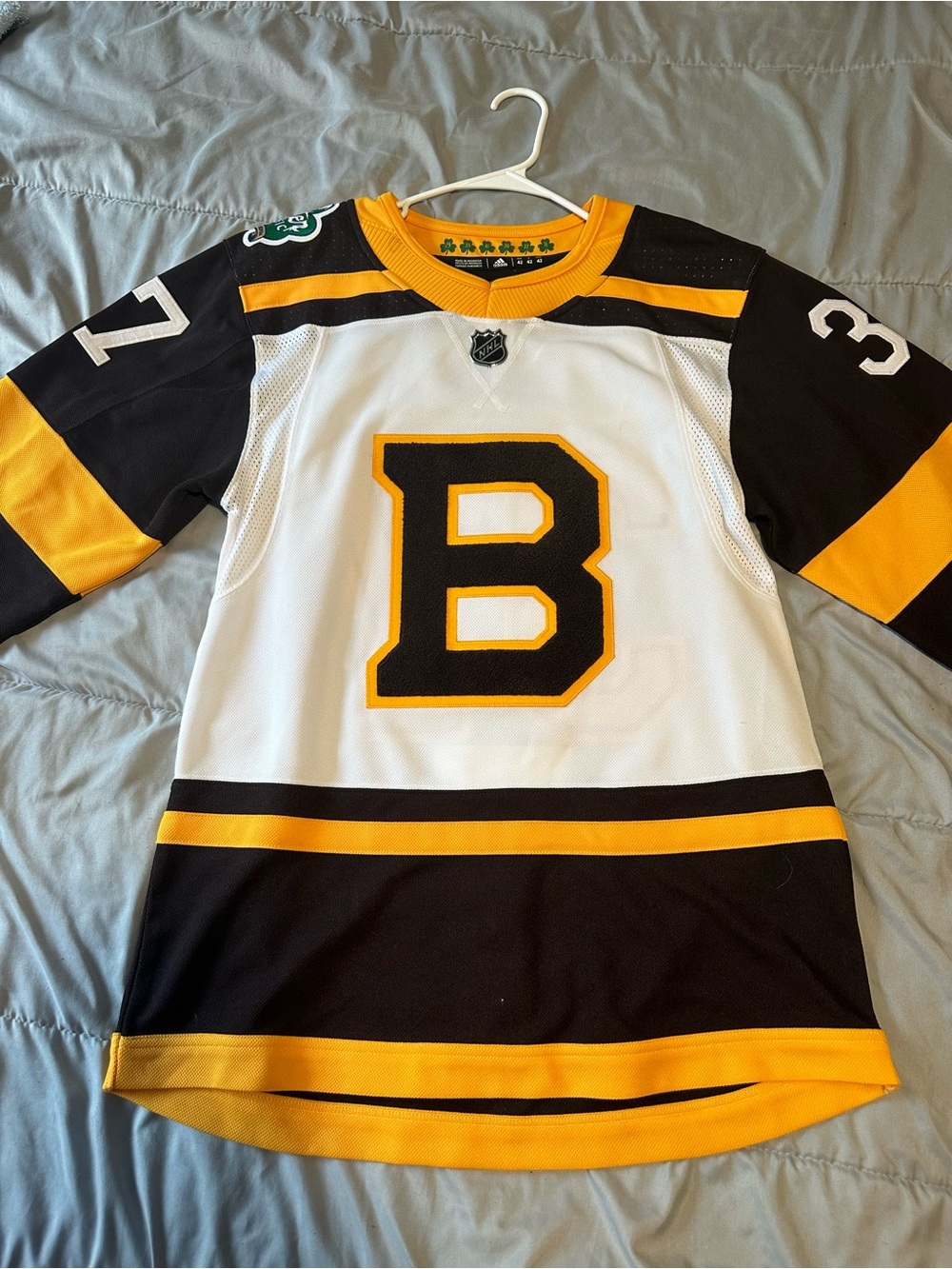 Patrice Bergeron Boston Bruins jersey